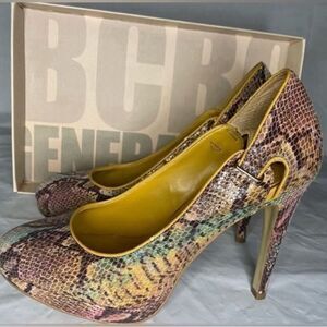 BCBGeneration Pumps High Heels
Size 7